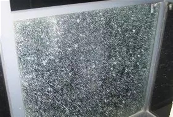 极悦自爆