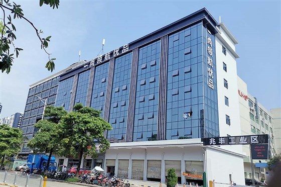 隐框极悦工程施工后