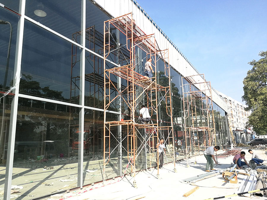4S店明框极悦建筑项目施工前