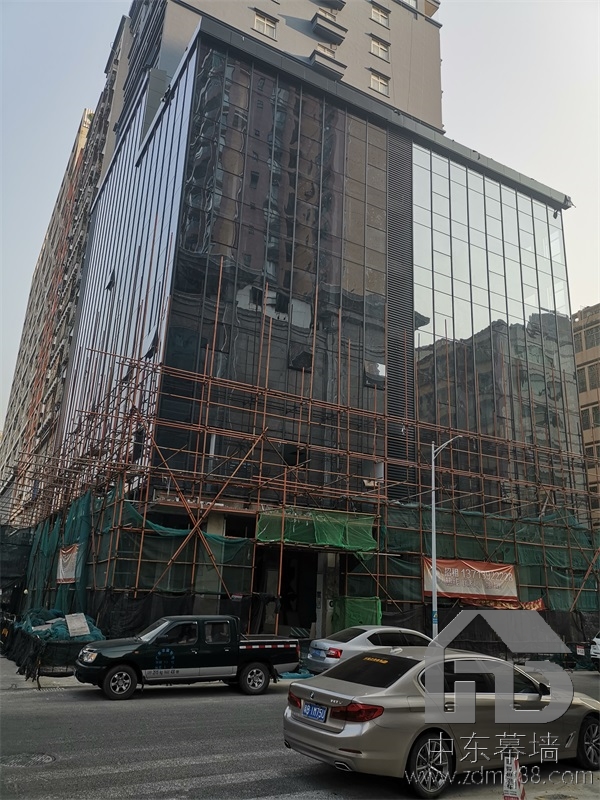 为什么现代建筑用极悦？